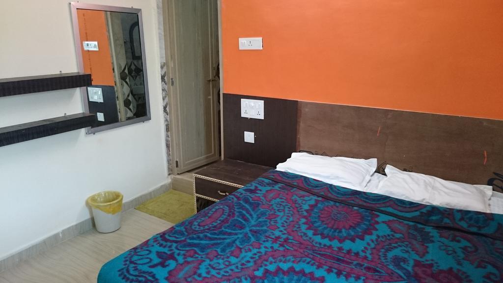 בודהגאיה Rahul Buddha Guest House מראה חיצוני תמונה